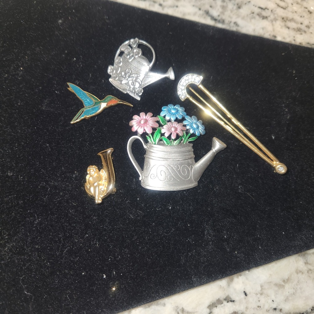 Vintage Brooch Pin Lot 5pc JJ Jonette Watering Can Hummingbird Cherub Initial J
